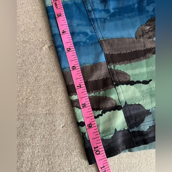 [36] Lululemon Core Short 11" Cactus Camo Desert Teal Vintage Green - Picture 7 of 8